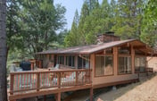 (99) Yosemite Mountain Lodge