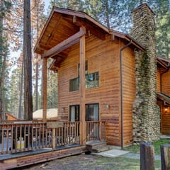 (12) Cabin Twelve