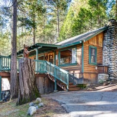 (10) Little Cabin in the Woods