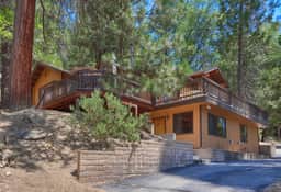 (22B) Bradley's Cabin - Image 2