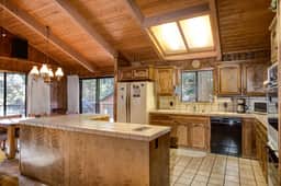 (40) Coyle's Cabin - Image 5