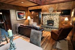 (9) Boot's Haven - Image 2