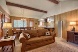(84) Hasting's Hideaway - Image 5