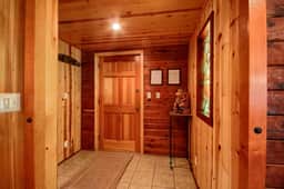 (57) The Williams Cabin - Image 4