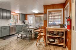 (95R) The Little Creek Cabin - Image 5