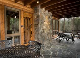 (1R) The Creekside Retreat - Image 4