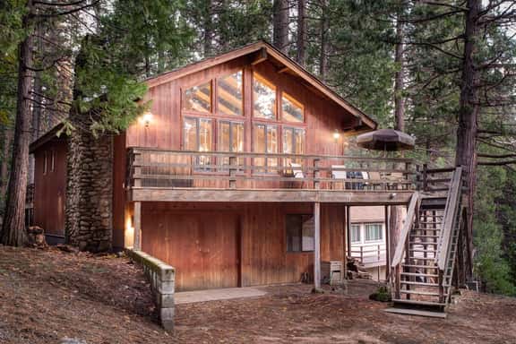 (17B) Tyler's Timber Lodge - Image 1