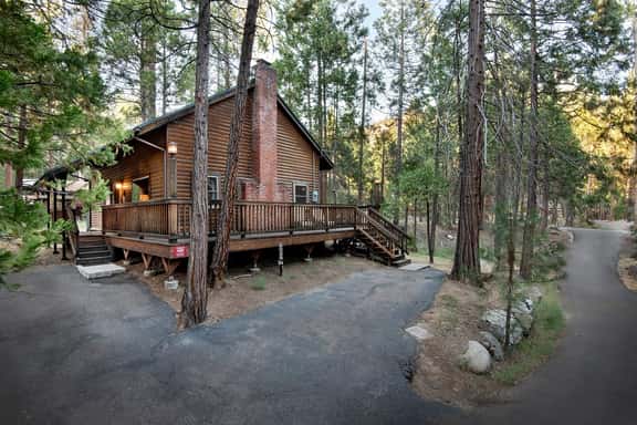 (34) Grandma's Cabin - Image 1