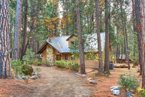 (50) Spindler's Chalet - Image 1