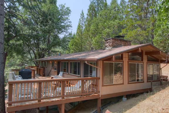 (99) Yosemite Mountain Lodge - Image 1