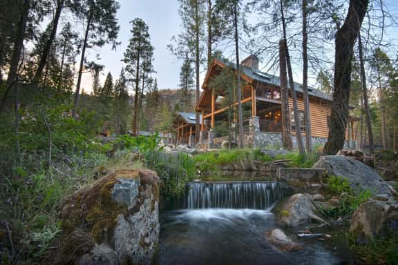 (1R) The Creekside Retreat - Image 1