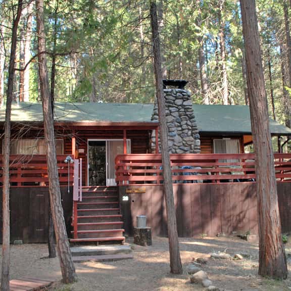 (28) Raccoon's End - Image 1