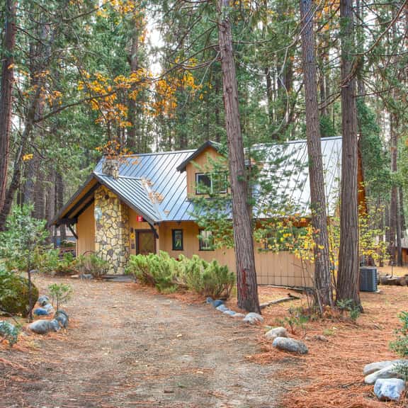 (50) Spindler's Chalet - Image 1
