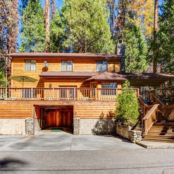(7) Cedar Lodge - Image 1