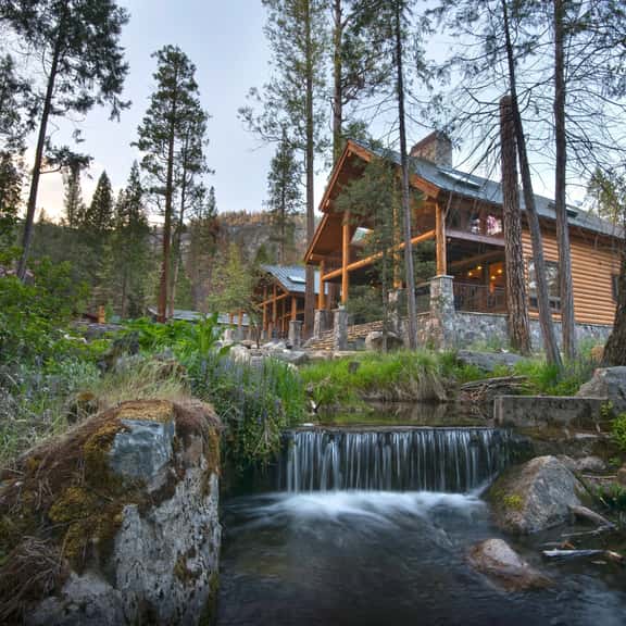(1R) The Creekside Retreat - Image 1
