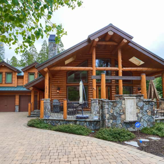 (2R) The Lodge - Image 1