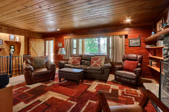 (22B) Bradley's Cabin - Image 5