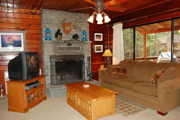 (35) Cubby's Den - Image 4