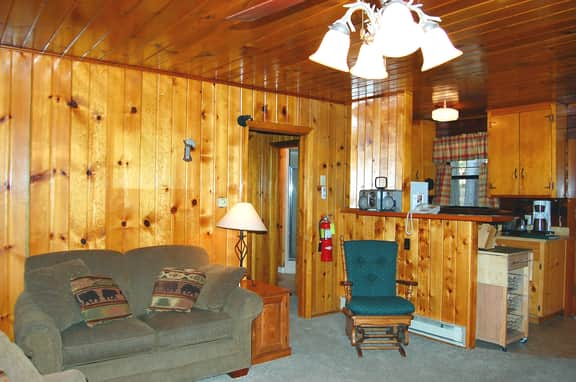 (35) Cubby's Den - Image 5