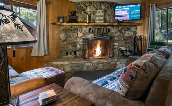 (4) Pine Creek Cabin - Image 4