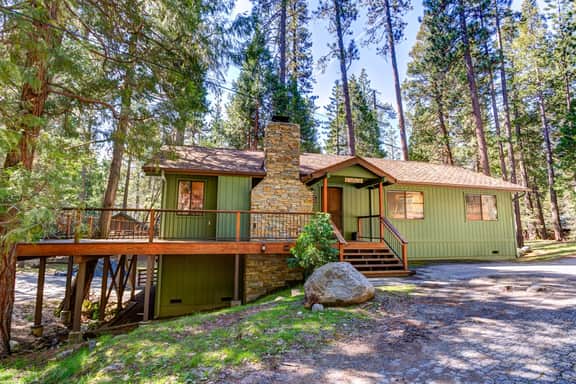 (40) Coyle's Cabin - Image 3