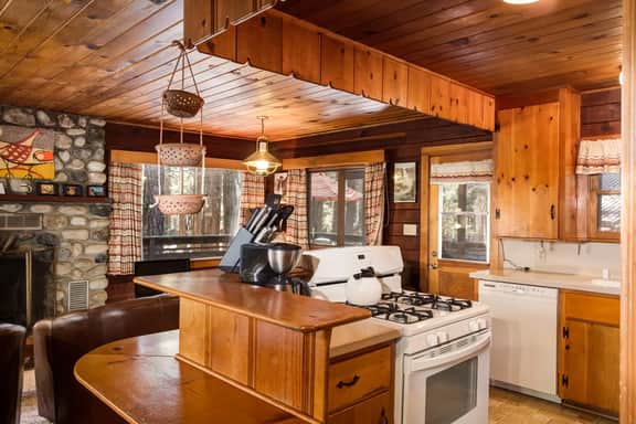 (53) Creekside Cabin - Image 4