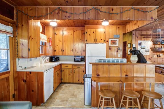 (53) Creekside Cabin - Image 5