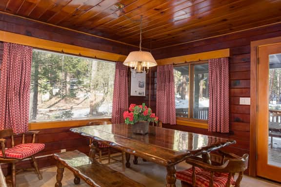 (59) Hansen Cabin - Image 5