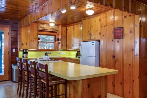 (59) Hansen Cabin - Image 3
