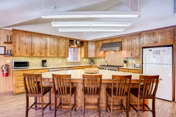 (64) River Lodge - Image 4