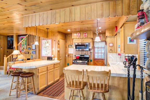 (7) Cedar Lodge - Image 5