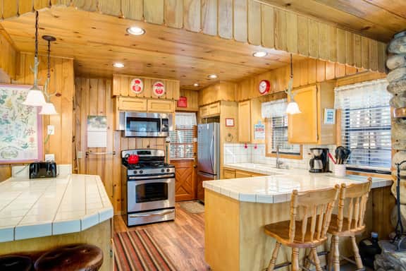 (7) Cedar Lodge - Image 2