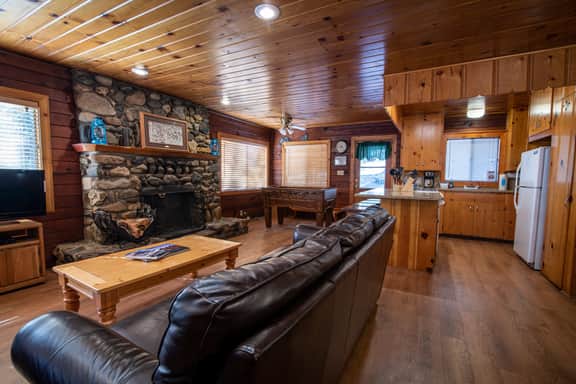 (76) Howard's Retreat - Image 5