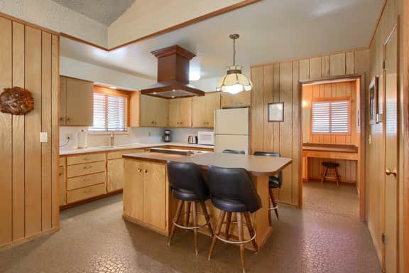 (84) Hasting's Hideaway - Image 4