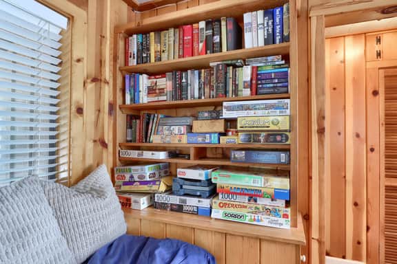 (9S) Burke's Place - Image 5