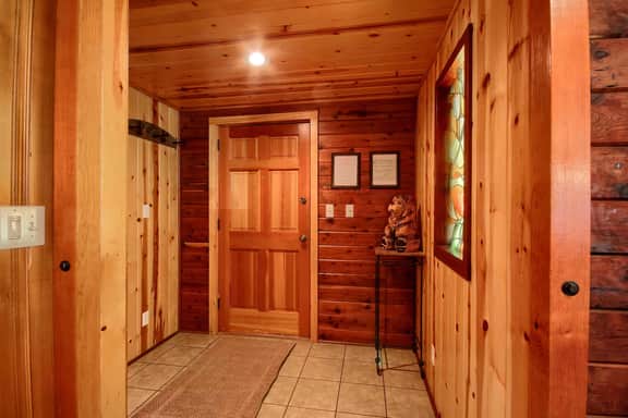 (57) The Williams Cabin - Image 4
