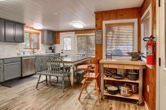 (95R) The Little Creek Cabin - Image 5