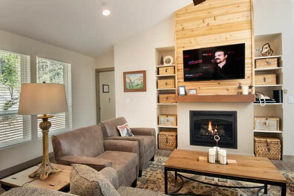(11R) Spring Meadow Retreat - Image 2