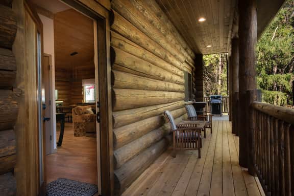 (38) The Mini Cabin - Image 4