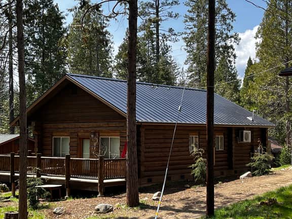 (38) The Mini Cabin - Image 3
