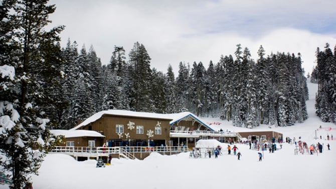 7 Facts About Yosemite Badger Pass Ski & Snowboard Area: Why You Should Visit