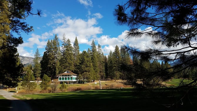 Wawona Hotel, Restaurant and Activities