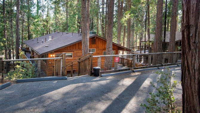 6 Bedroom Cabins